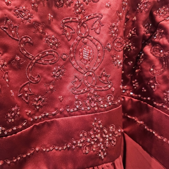 David’s Bridal Strapless Beaded Formal Dress Size 14 Magenta F13128 Bubble Hem - Picture 2 of 9